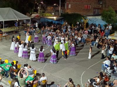 Actividad cultura con la comunidad Josefista