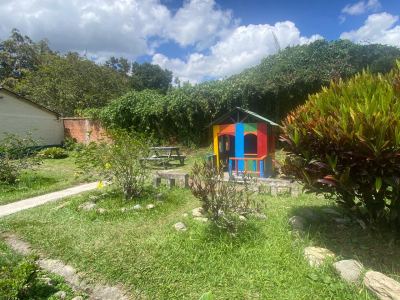 Antejardín, juegos de los niñ@s