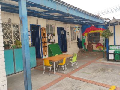 Sala de profesores y salones primera infancia.