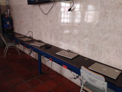 Equipos portatiles para el desarrollo de las clases.