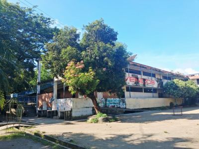 Zona común de juego y edificio salones grados octavos - salas de sistemas - salón grado 11-4