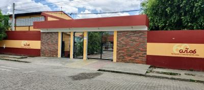 INSTITUCIÓN EDUCATIVA ANTONIA SANTOS - ENTRADA PRINCIPAL.