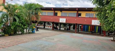 AULA MÚLTIPLE - PATIO SALÓN.