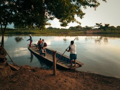 Servicio de transporte fluvial artesanal en caños del Corregimiento de las Boquillas