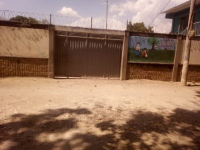 Entrada centro educativo El Cañito.