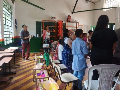 Reunión familias Escuela Rural multigrado Simón Bolívar, Vereda San Felipe, Alcalá, Valle del Cauca